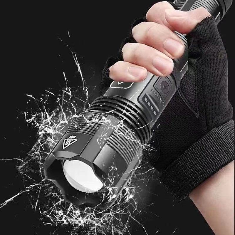 MaxiLumi | Ultra-bright waterproof flashlight with a range of 500m (FREE USB cable)