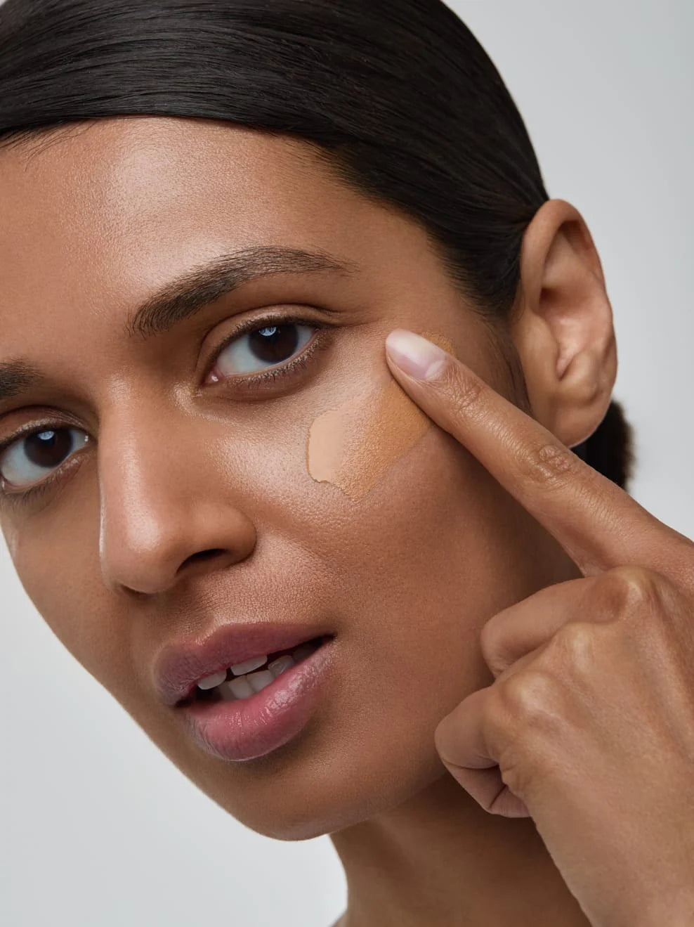 VelvetMatte™ — Instantly Smooths, Hydrates, and Radiates Your Natural Beauty All Day