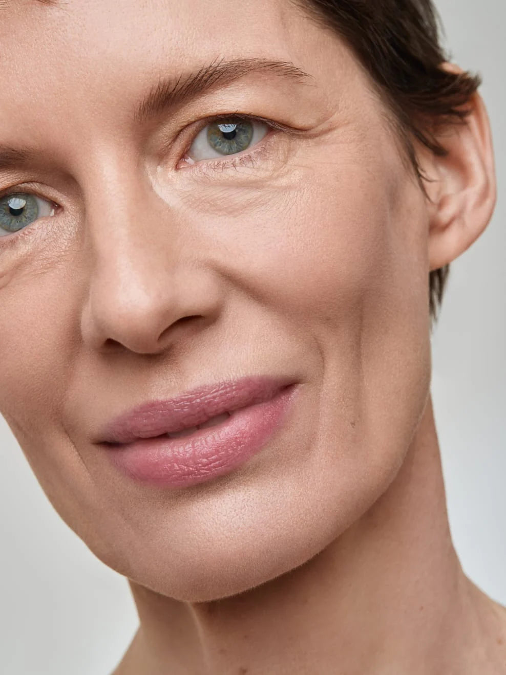 VelvetMatte™ — Instantly Smooths, Hydrates, and Radiates Your Natural Beauty All Day