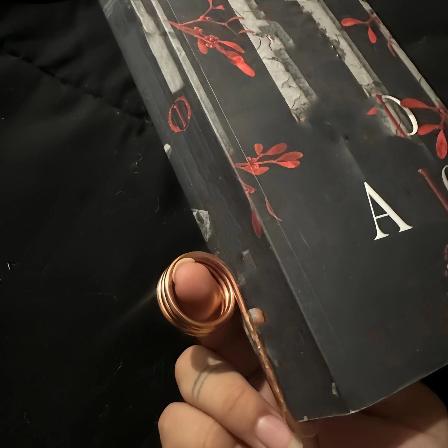ReadEase – Convenient Ring Bookmark