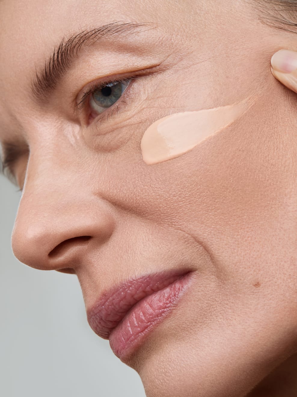 VelvetMatte™ — Instantly Smooths, Hydrates, and Radiates Your Natural Beauty All Day
