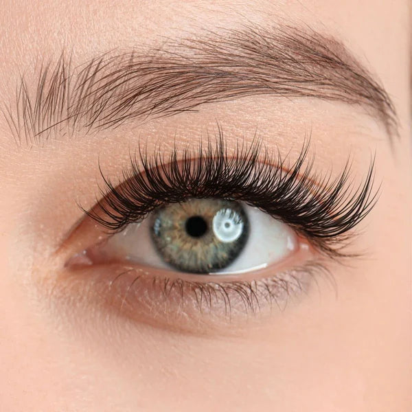LumaLuxe™ Lash Kit — Effortless Glamour That Holds All Day Without Glue Hassles
