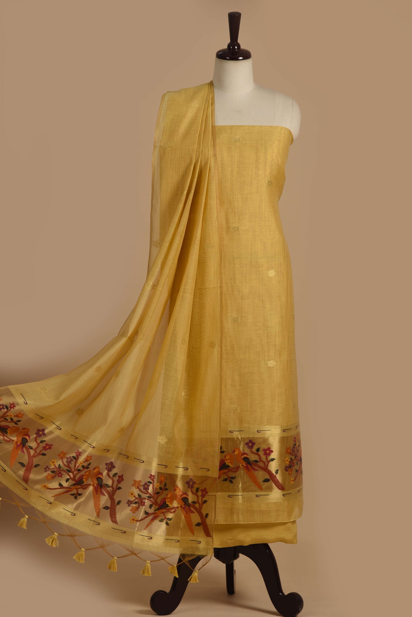 SoloraBloom™ — Ignite Every Moment with Timeless Elegance and Radiant Confidence