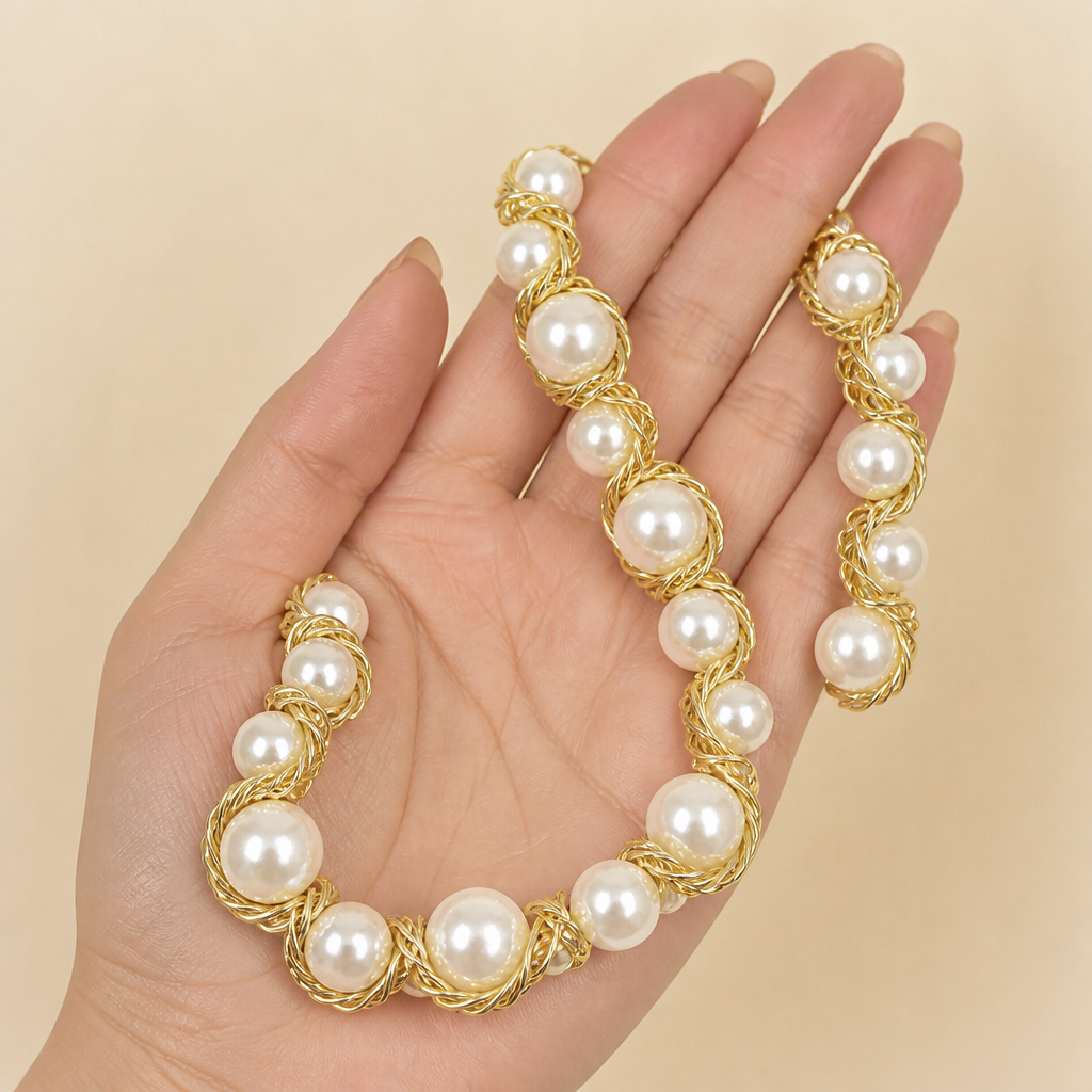 LumaChic™ – Twisted Gold Wire Chunky Pearl Choker Detail