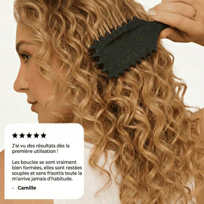 CurlAura™ — Effortless, frizz-free curls that captivate all day long