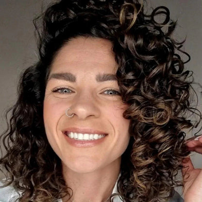 CurlEssence™ — Unleash Week-Long, Head-Turning Curls That Radiate Softness and Shine