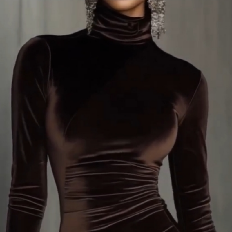 LurelleSilk™ — Sculpt Your Curves and Own Every Room with Effortless Elegance