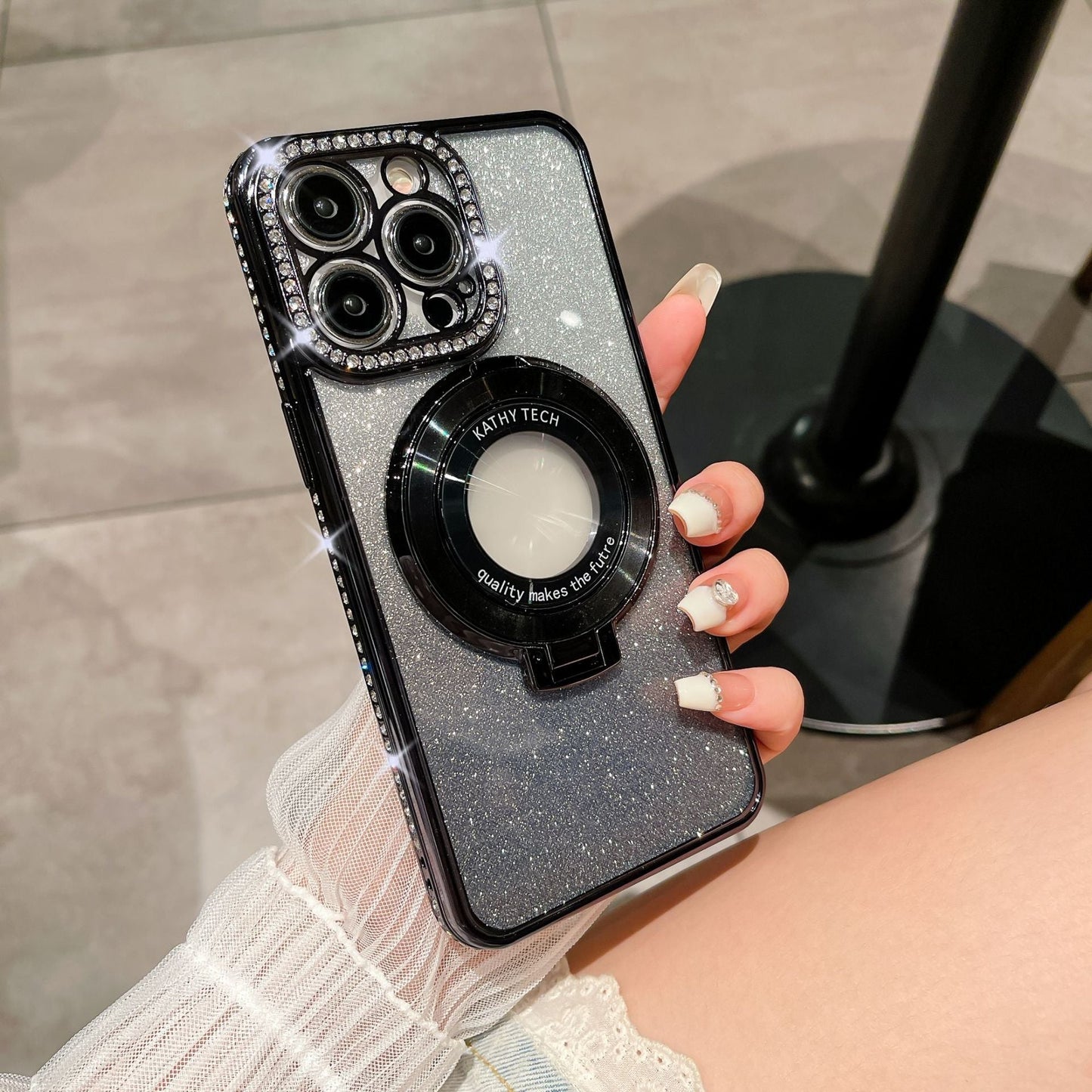 GlimmerGrip™ — Secure Your Phone with Sparkling Confidence | 50% Off