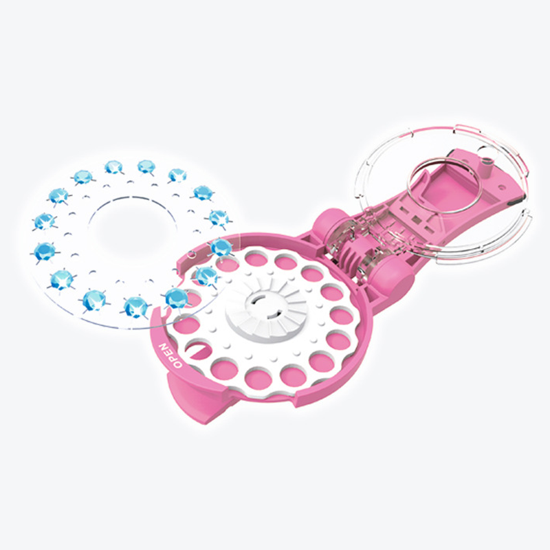 GlamSnap | Blinger Gem Stapler: Decorate your accessories with flair
