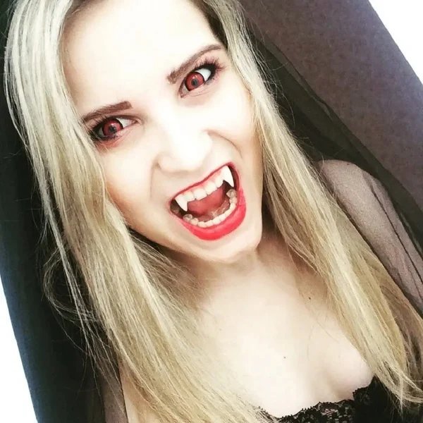 Automatic Extendable Vampire Fangs