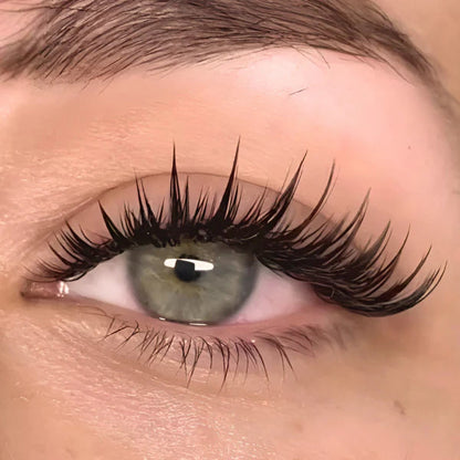 LumaLuxe™ Lash Kit — Effortless Glamour That Holds All Day Without Glue Hassles