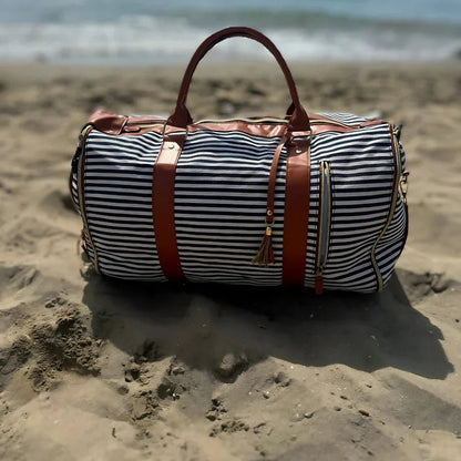 Voyago™ | Compact travel bag designed for space-saving excursions