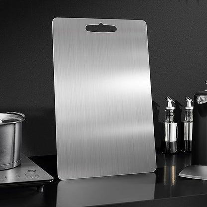 SteelGrip™ — Master Every Chop with Sharp, Stain-Free Confidence