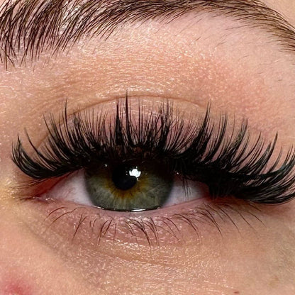 LumaLuxe™ Lash Kit — Effortless Glamour That Holds All Day Without Glue Hassles