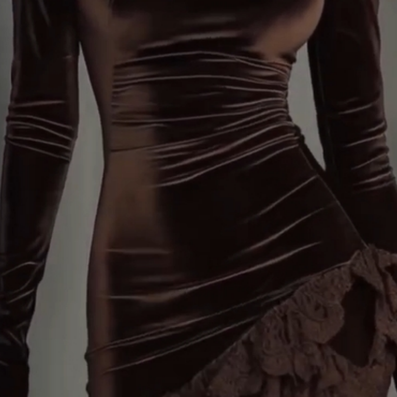 LurelleSilk™ — Sculpt Your Curves and Own Every Room with Effortless Elegance