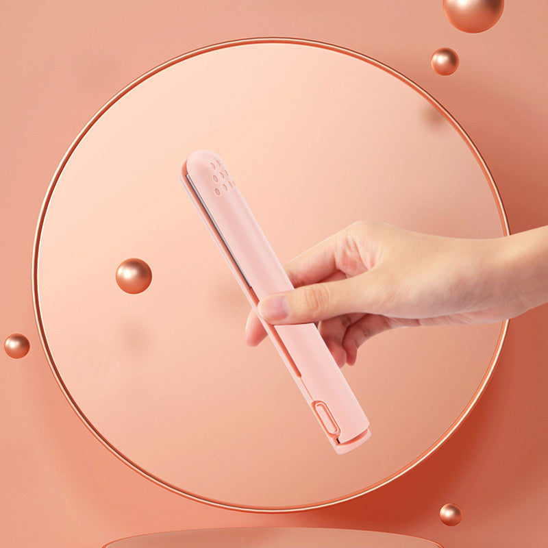 ViviaWave™ Mini Styler — Instant, Damage-Free Glam That Fits in Your Pocket