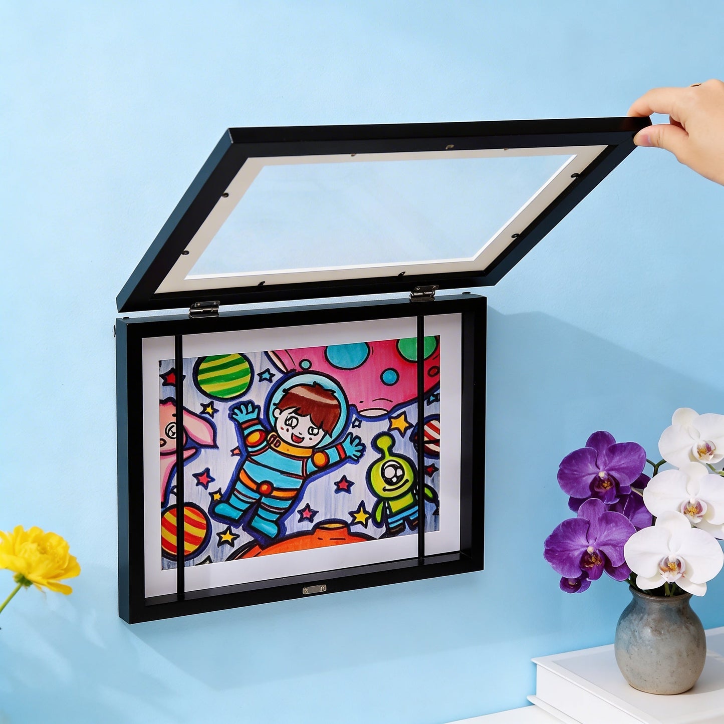 Artisoul™ Frame — Celebrate Every Spark of Your Child’s Genius with a Gallery That Grows & Glows
