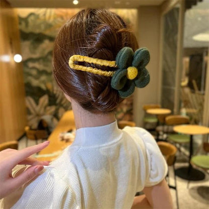 GlowChic™ — Instantly Radiate Confidence with Every Sparkling Clip
