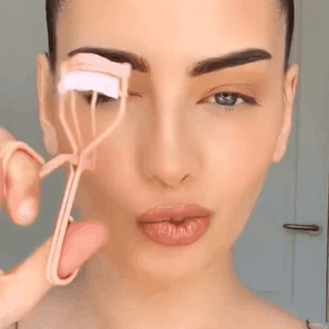 【LAST DAY SALE】New Eyelash Curler with Brush Makeup Tools (Buy One Get One Free)