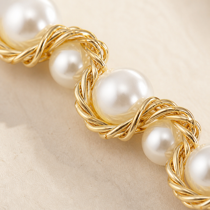 LumaChic™ – Twisted Gold Wire Chunky Pearl Choker Detail
