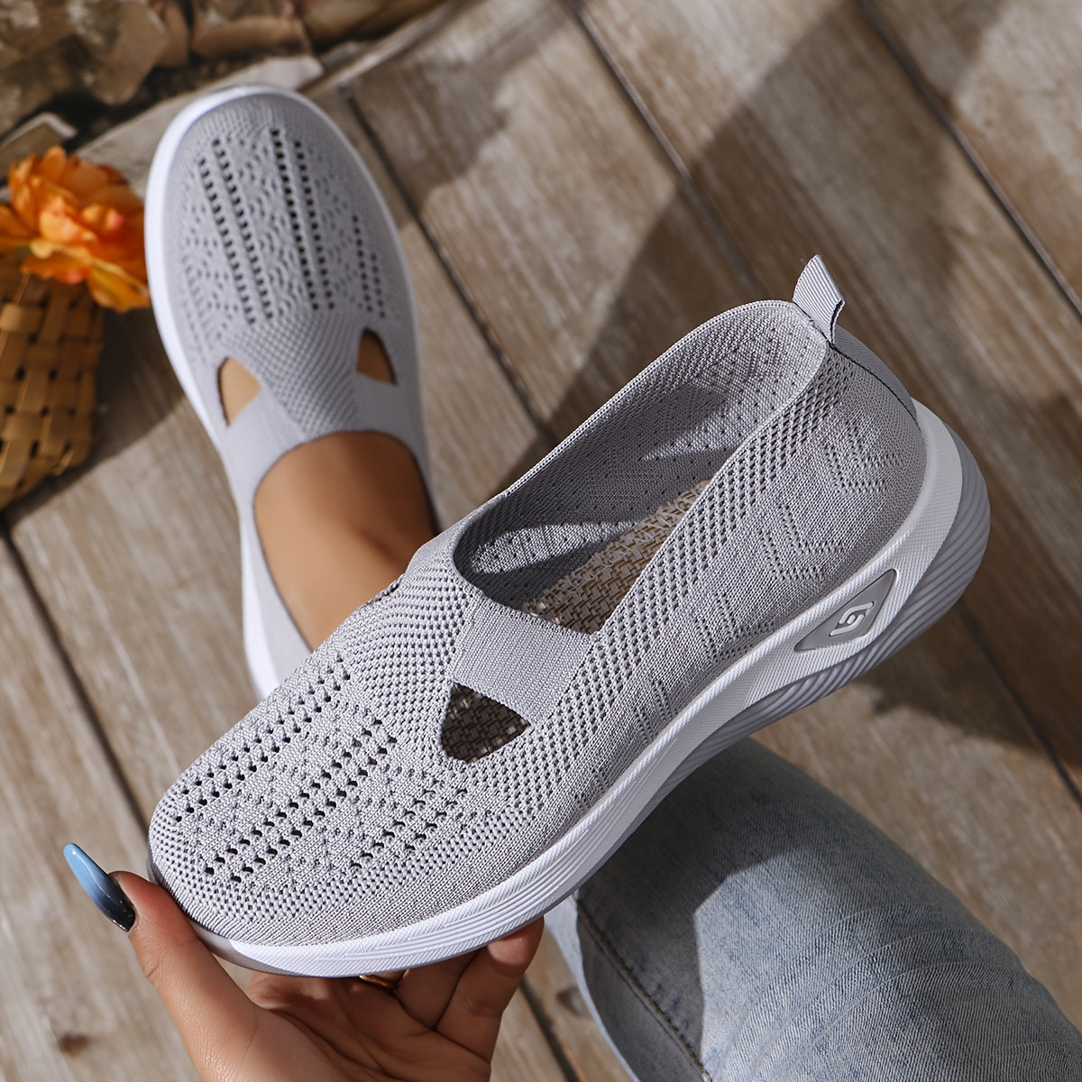RamellaStride™ — Feel Unstoppable Comfort and Style in Every Step