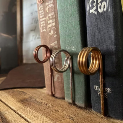 ReadEase – Convenient Ring Bookmark