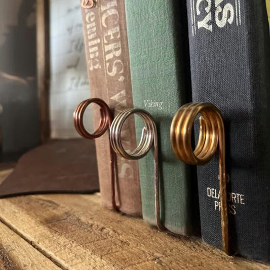 ReadEase – Convenient Ring Bookmark