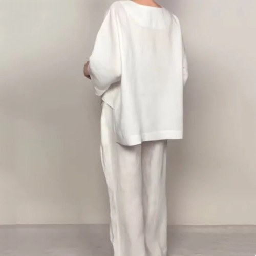 VelouraSet™ — Effortless Elegance That Moves With You All Day