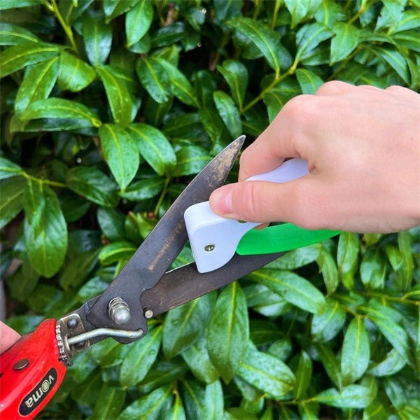 EdgeMaster™ — Instantly Sharpen Blades for Safer, Smoother Cuts Every Time