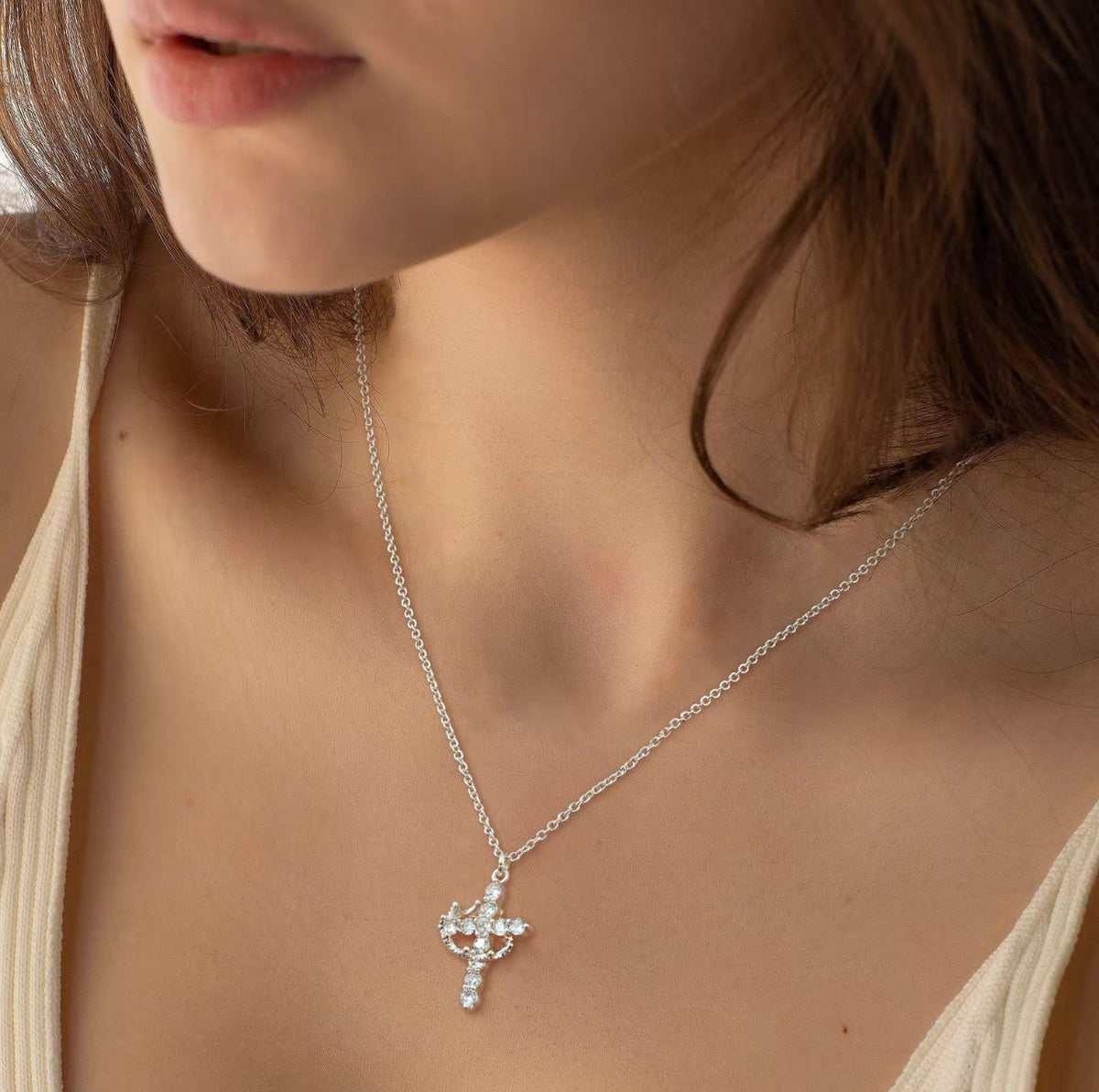 SolaraLuxe™ — Ignite Your Confidence with Radiance That Lasts All Day