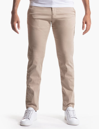 FlexForm™ Chinos — Feel Sharp, Move Freely, and Stay Perfect All Day Long