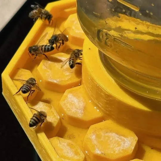 BuzzBloom – Garden Decorative Bee Watering Spot