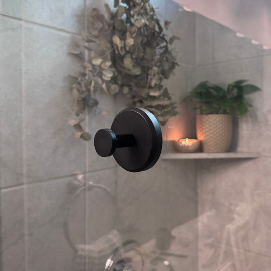 GripMaster™ — Damage-Free Hanging Made Easy | 50% Off