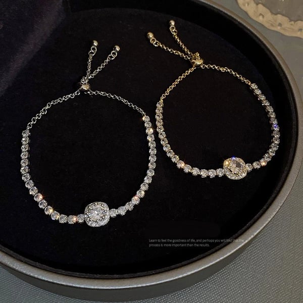 ViraLuxe™ — Wrap Your Wrist in Perfect Comfort and Captivating Sparkle