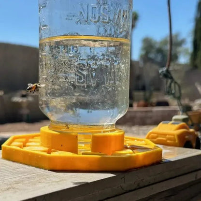 BuzzBloom – Garden Decorative Bee Watering Spot