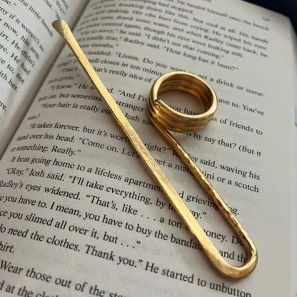 ReadEase – Convenient Ring Bookmark