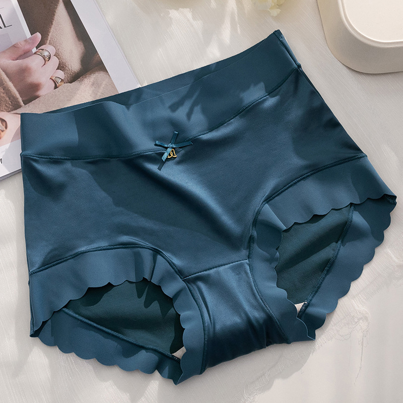 SilkAura™ — Feel Flawless Comfort and Fresh Confidence All Day Long
