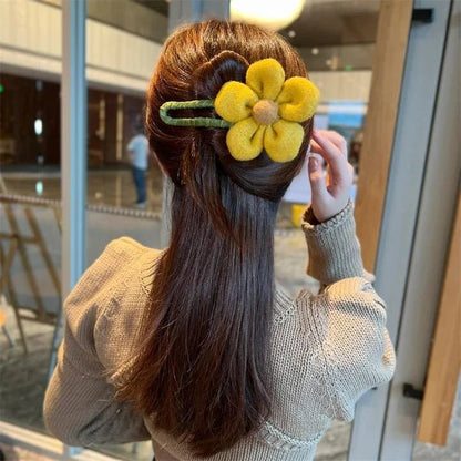 GlowChic™ — Instantly Radiate Confidence with Every Sparkling Clip