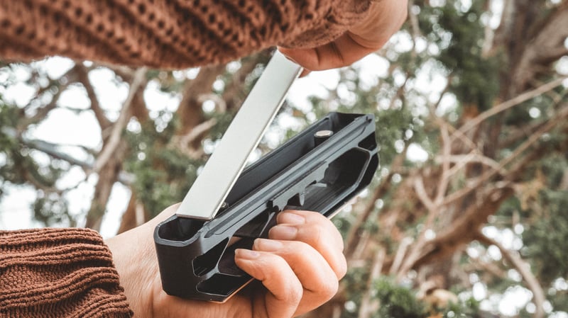 BladeForge™ — Instantly Turn Any Dull Blade into a Razor-Sharp Powerhouse Wherever You Are