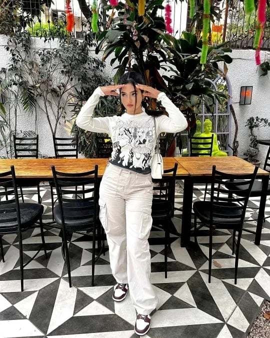 Eleni Cargo Pants with Adjustable Fit