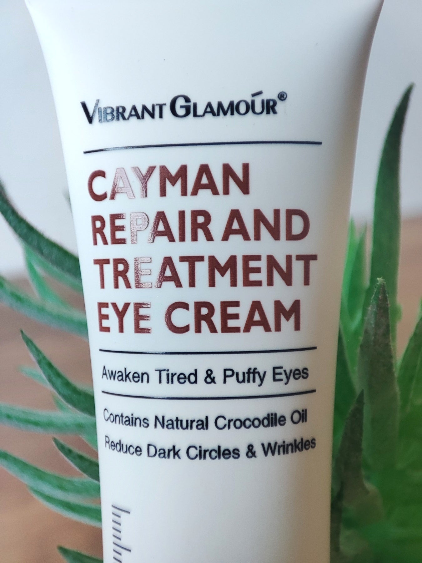 SilkEyes | Nourishes and rehydrates the skin around the eyes.